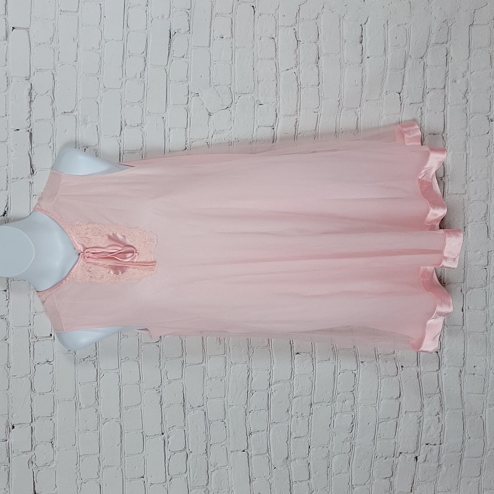 Vintage Pink Negligee 💘